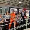 变革的南威尔士地铁为影子威尔士大臣乔·史蒂文斯展示